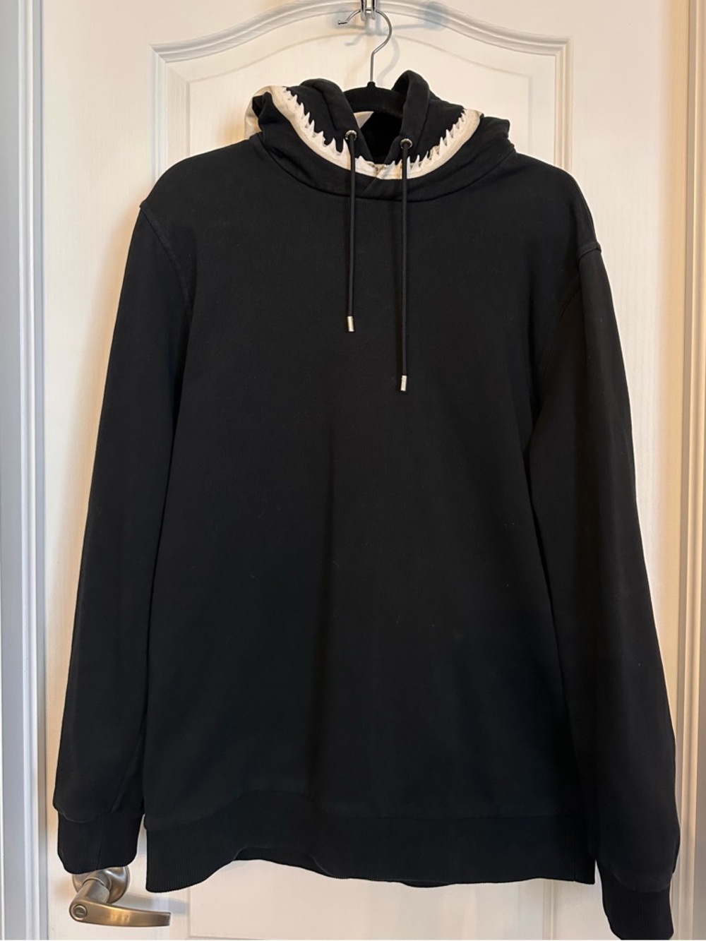 Givenchy Black Hooded Top with White Logo Tag - Picture 4 of 8